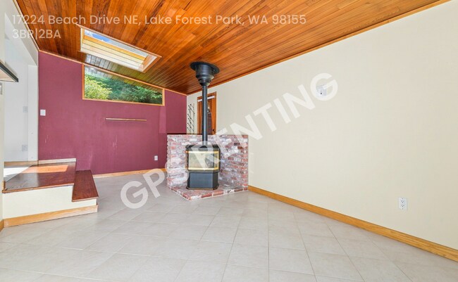 Building Photo - 17224 Beach Dr NE