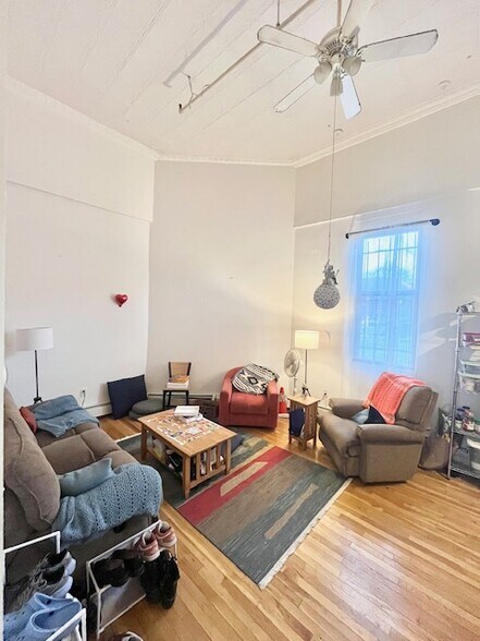 Building Photo - 168 Northampton St