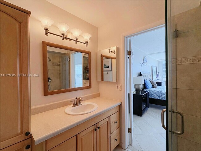 Building Photo - 3100 NE 49th St