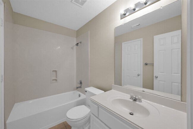 Building Photo - 18479 Sunrise Pines Dr