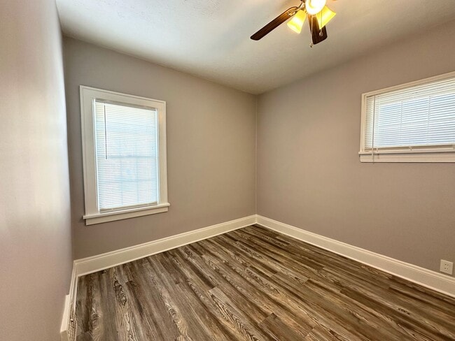 Building Photo - 2 Bed & 1 Full Bath Ranch w/ Basement for ...
