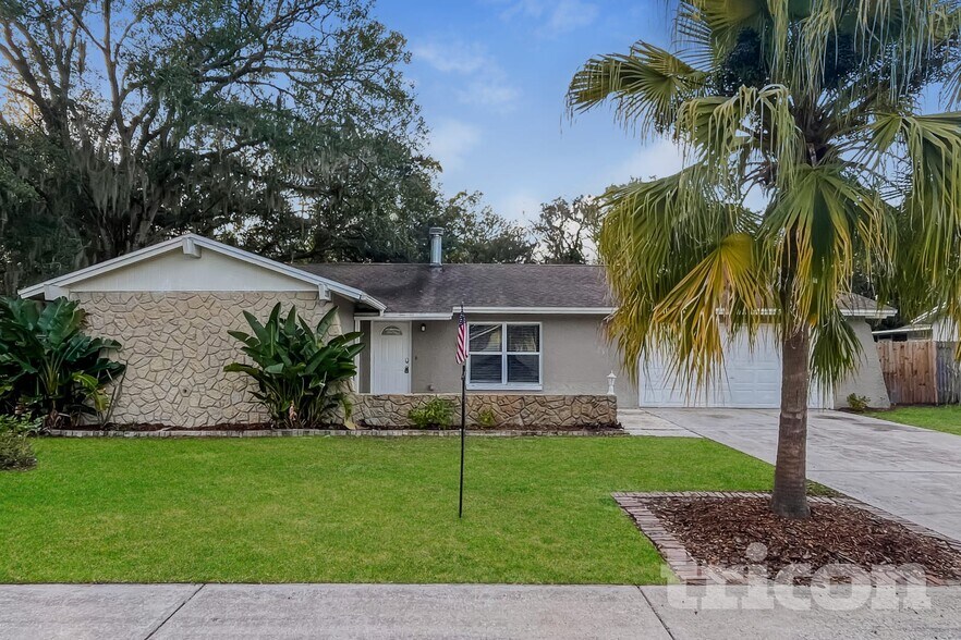 Primary Photo - 2218 Village Ct