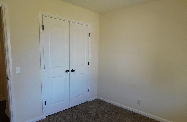 Building Photo - 801 N Willie L Miner Ave