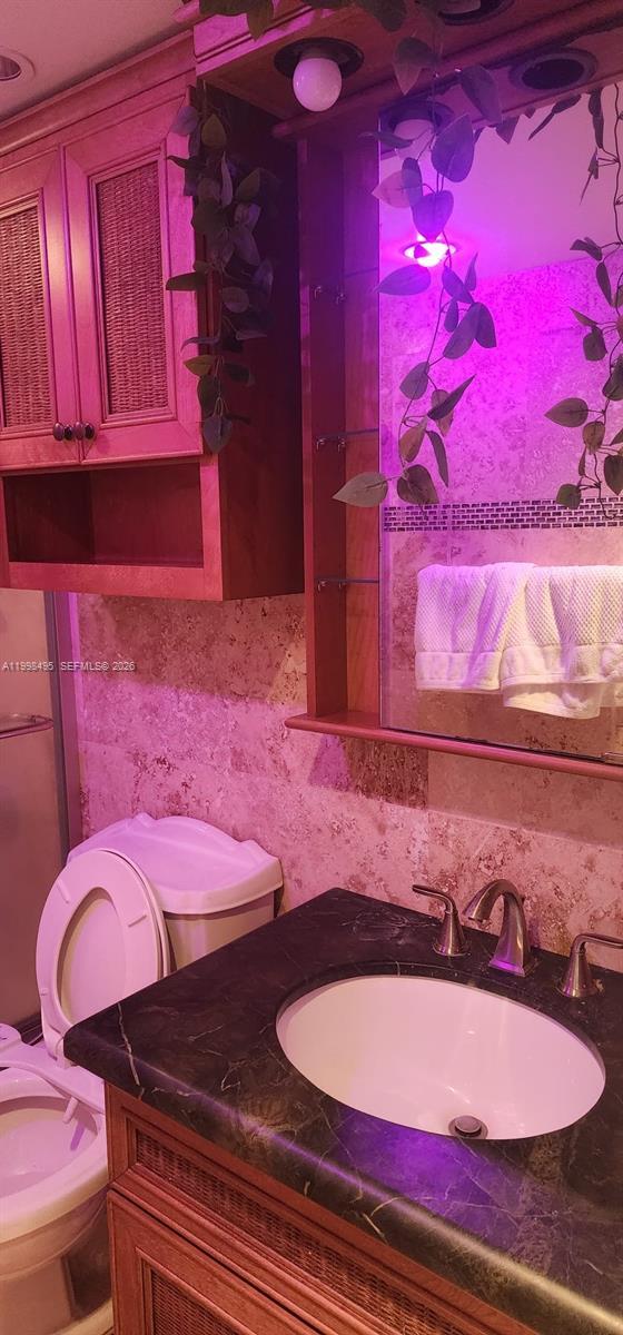 Building Photo - 900 NE 18th Ave