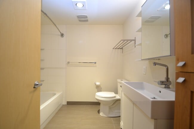 Building Photo - 1620 Belmont Ave