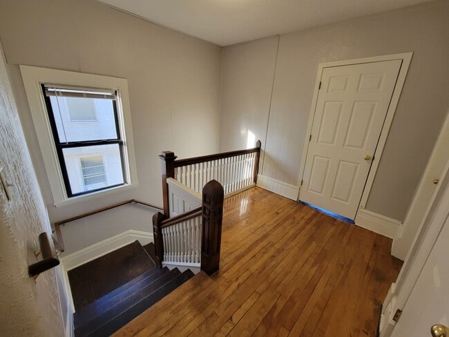 Building Photo - 3136 Lyndale Ave S