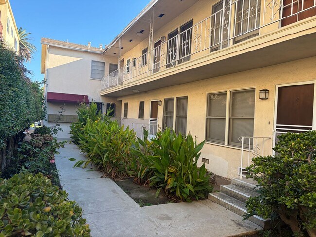 Interior Photo - 3050