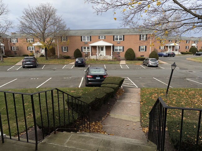 Building Photo - 27 Brewster Rd