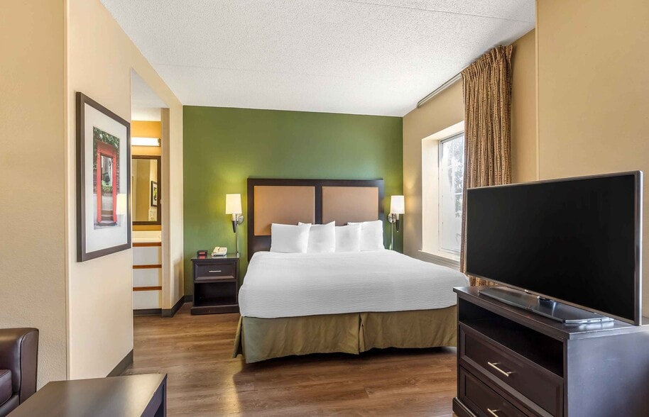 Building Photo - Furnished Studio-Chicago - Vernon Hills - ...
