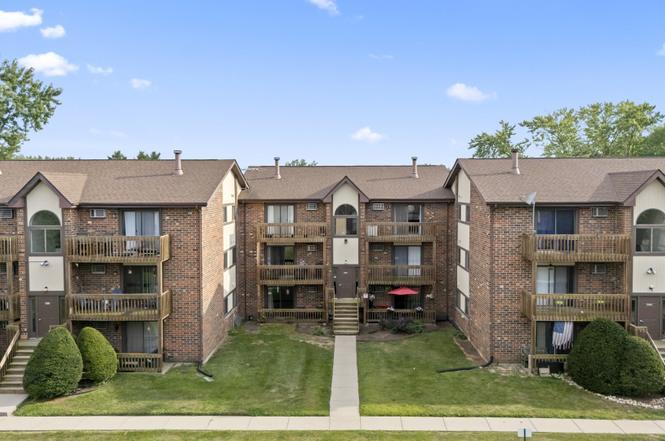 Building Photo - 423 Berkshire Dr