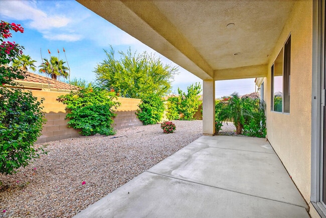 Building Photo - 42217 Whisper Rock St