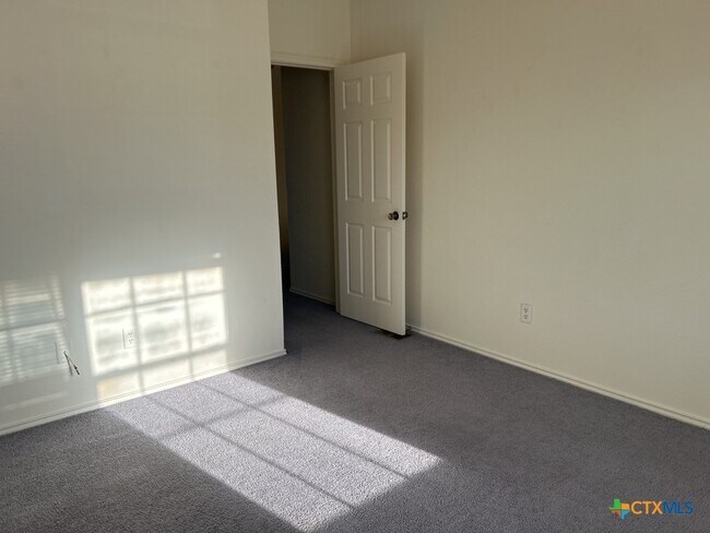 Building Photo - 4005 Doraine Ct