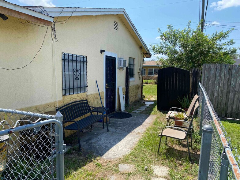 Building Photo - 4494 Weldon Pl