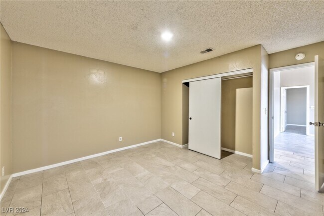 Building Photo - 2981 Country Manor Ln