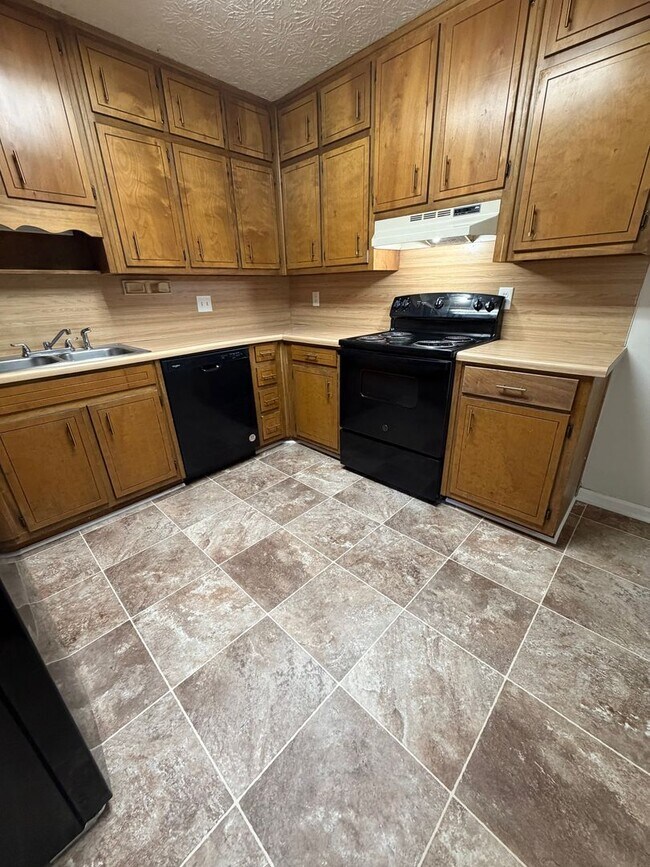 Building Photo - 90-92 Curtis Road