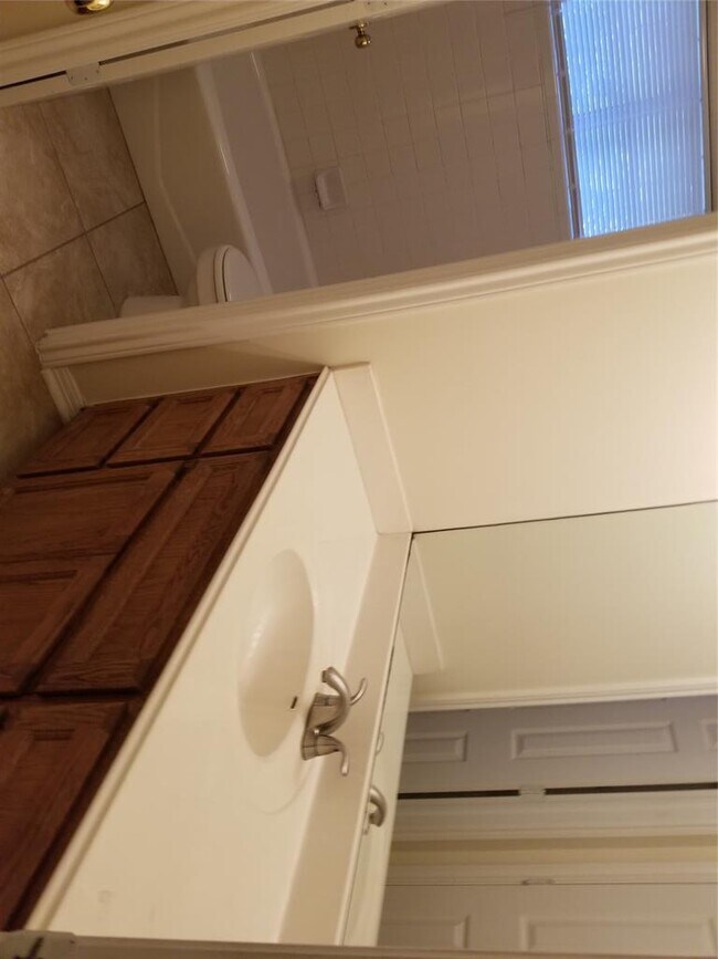 Building Photo - 2928 Thrushwood Dr