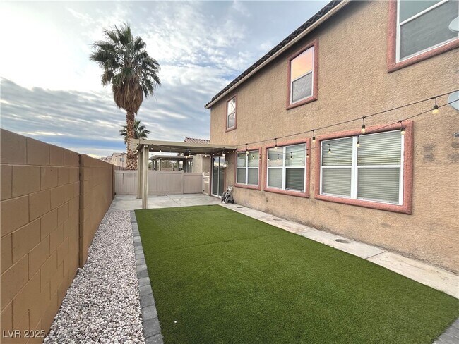 Building Photo - 6615 Brick House Ave