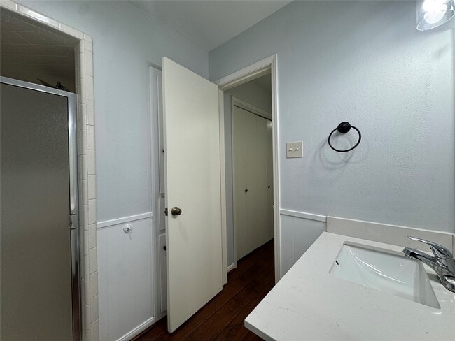 Building Photo - 122 Camellia St