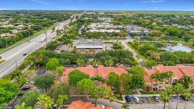 Building Photo - Super Cozy 2 bedroom in Desirable Neighborhood in coconut creek