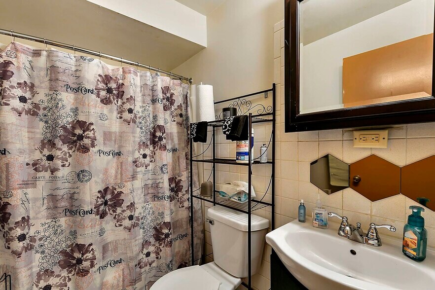 Bathroom - 14526 Cottage Grove Ave