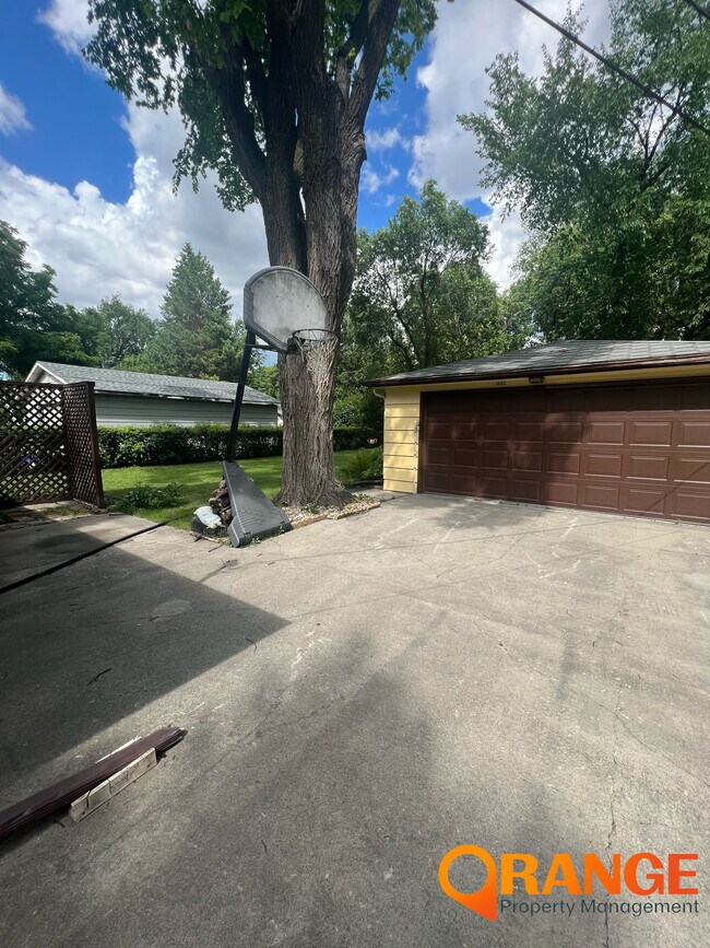 Building Photo - 1432 11th St S