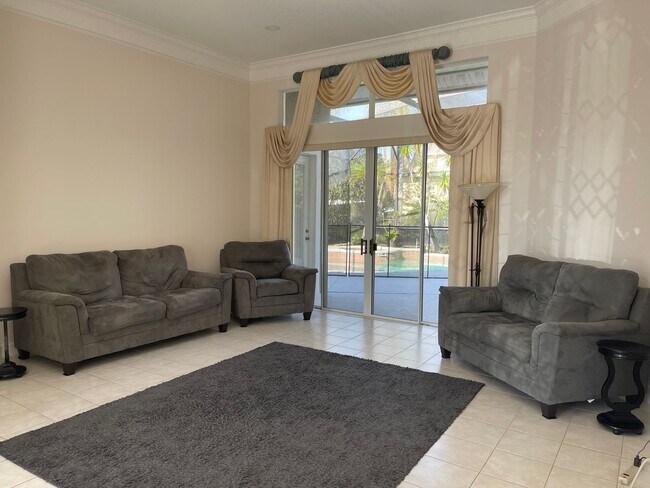 Building Photo - 10008 Canopy Tree Ct