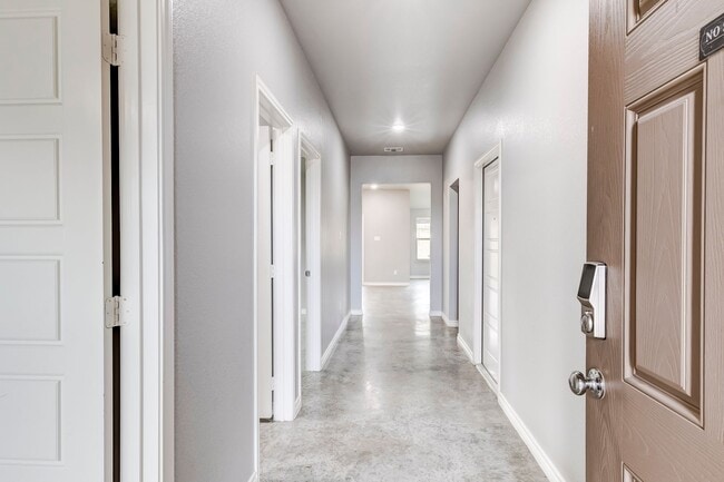 Building Photo - 1733 Dryden Ave