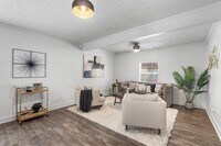Building Photo - 1125 Christie Dr
