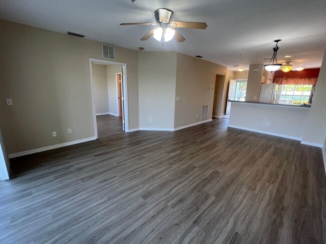 Building Photo - 2160 Heron Lake Dr