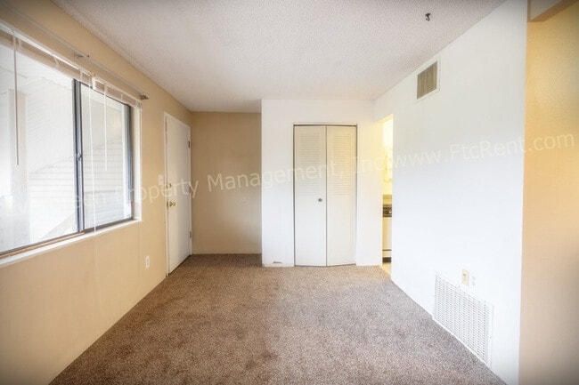 Building Photo - 1705 Heatheridge Rd