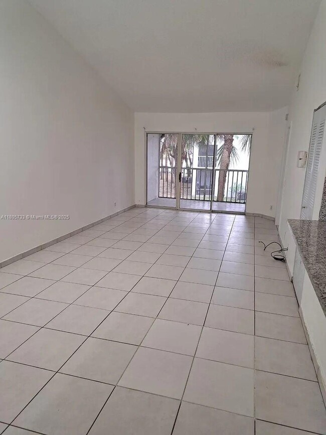 Building Photo - 9277 SW 138th Pl