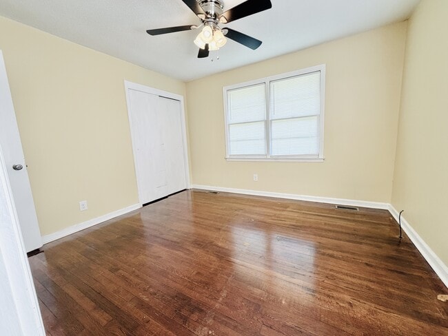 Building Photo - 400 S Highland Forest Dr