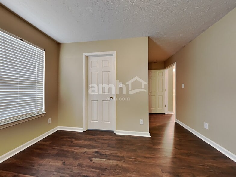 Building Photo - 1351 Blue Ridge Ln