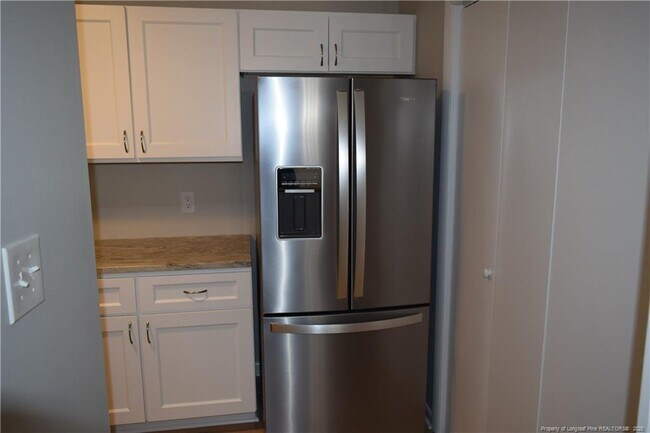 Building Photo - 668 Bartons Landing Pl