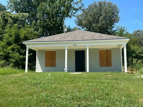 Building Photo - "Charming 4-Bedroom Retreat with 2 Baths on Suncrest Drive – Spacious 1,220 Sq. Ft. Gem in Memphis!"