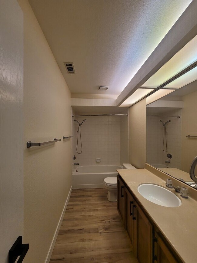 Building Photo - 5762 Cutter Loop