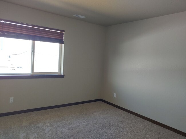 Building Photo - Beautiful New Home in Post Falls-Dog Friendly