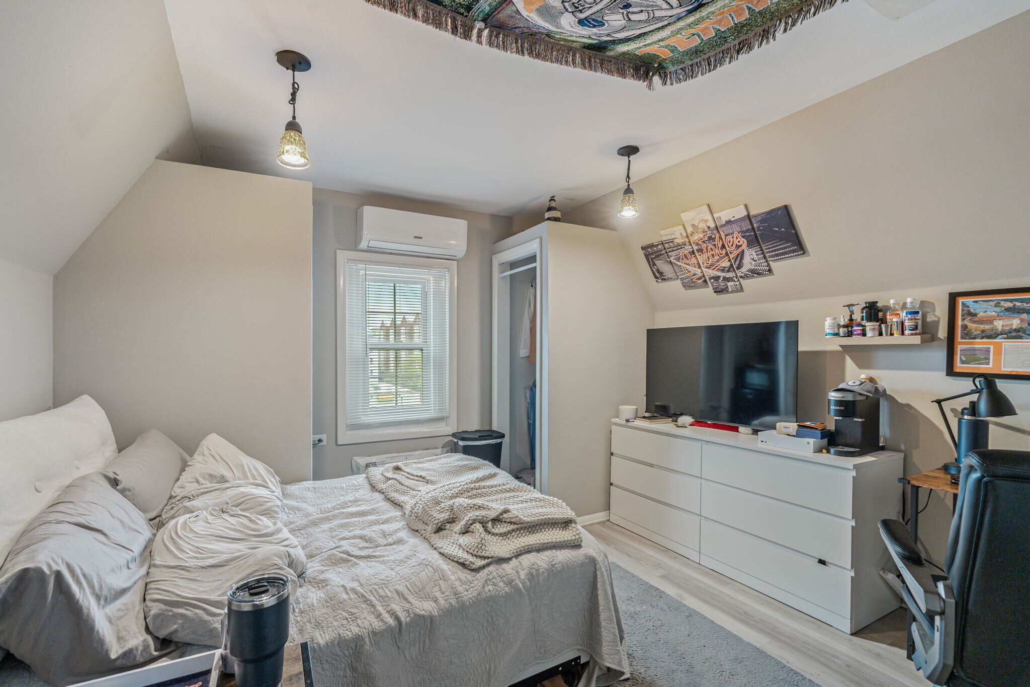 Building Photo - 1606 Laurel Ave