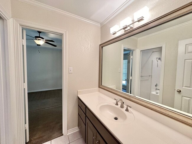 Building Photo - Stunning Home in the Heart of Tyler! 3bd 2...