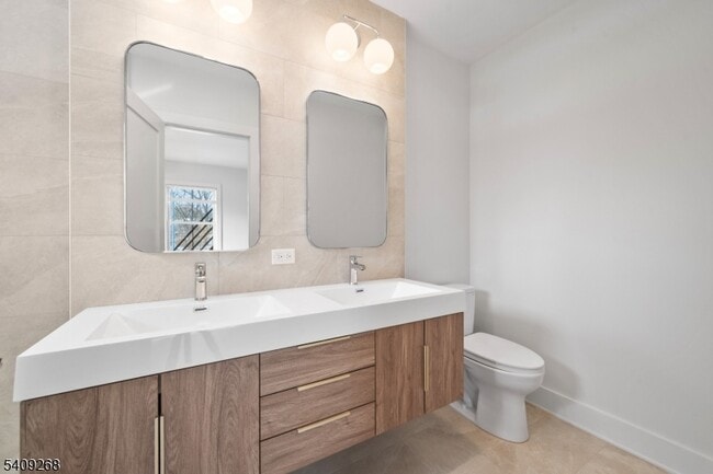 Building Photo - 96 Watchung Ave