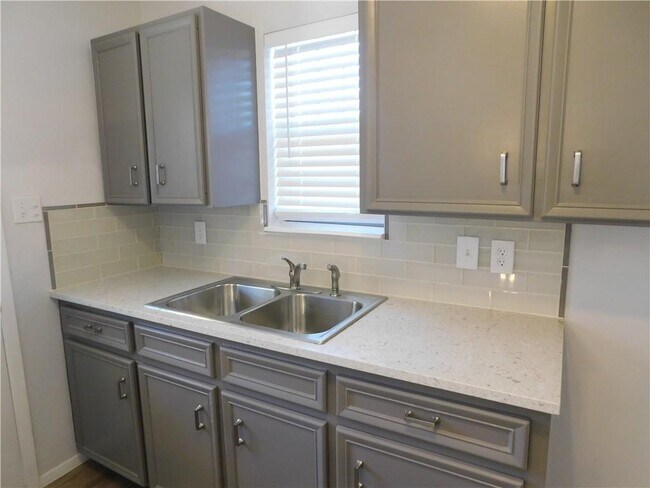 Building Photo - 305 Blackson Ave