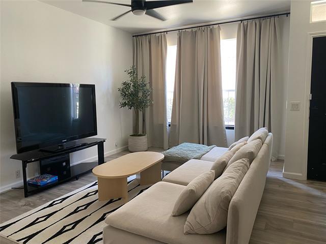 Building Photo - 2743 Hyde Park Dr