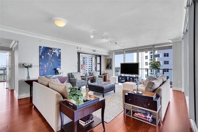 Building Photo - 3101 S Ocean Dr