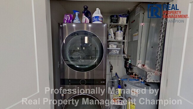 Building Photo - Luxury Condo in Heart of Wilmington with Water Views