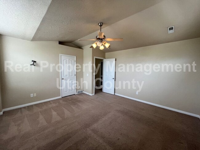 Building Photo - Pet Friendly Home with Fully fenced back yard