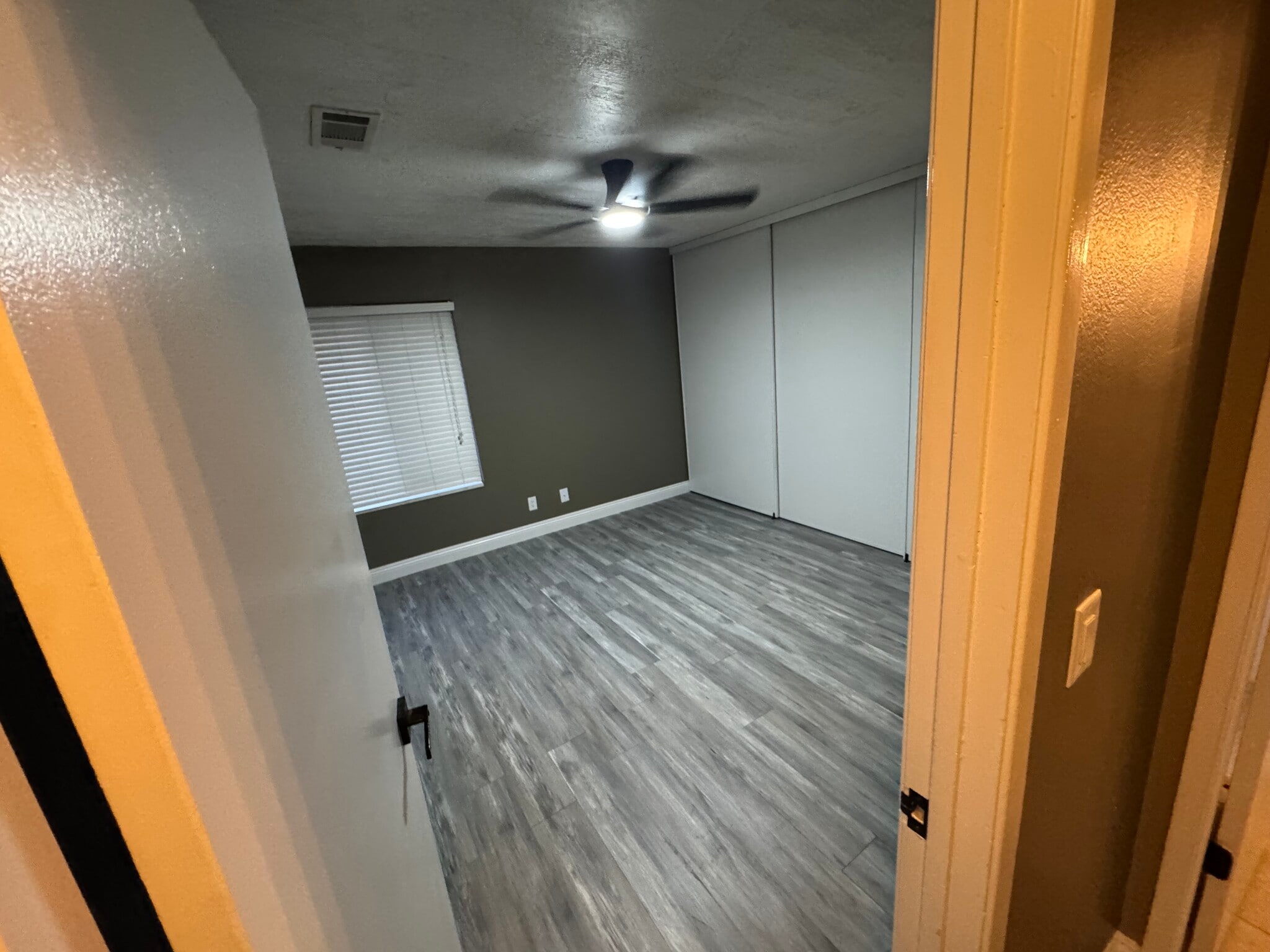 Building Photo - 5060 Village Dr