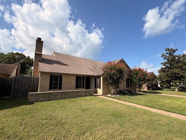 Building Photo - 22118 Fincastle Dr
