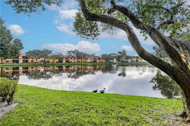 Building Photo - 3857 Coral Tree Cir