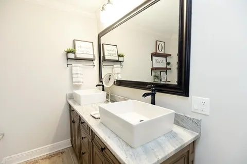 Building Photo - 152 Bayou Vista Dr