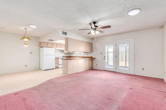 Building Photo - 1432 S Oracle